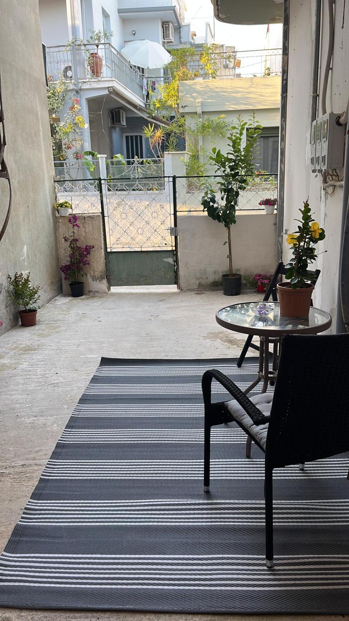 Noa - Designed Garden Studio In The City Center Kalamata Extérieur photo