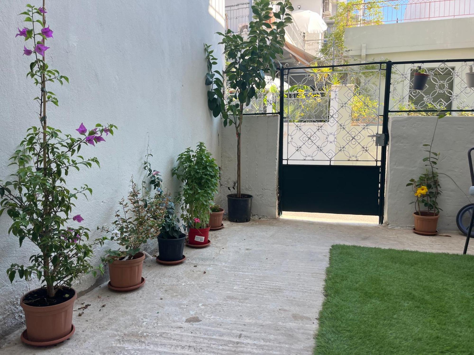 Noa - Designed Garden Studio In The City Center Kalamata Extérieur photo